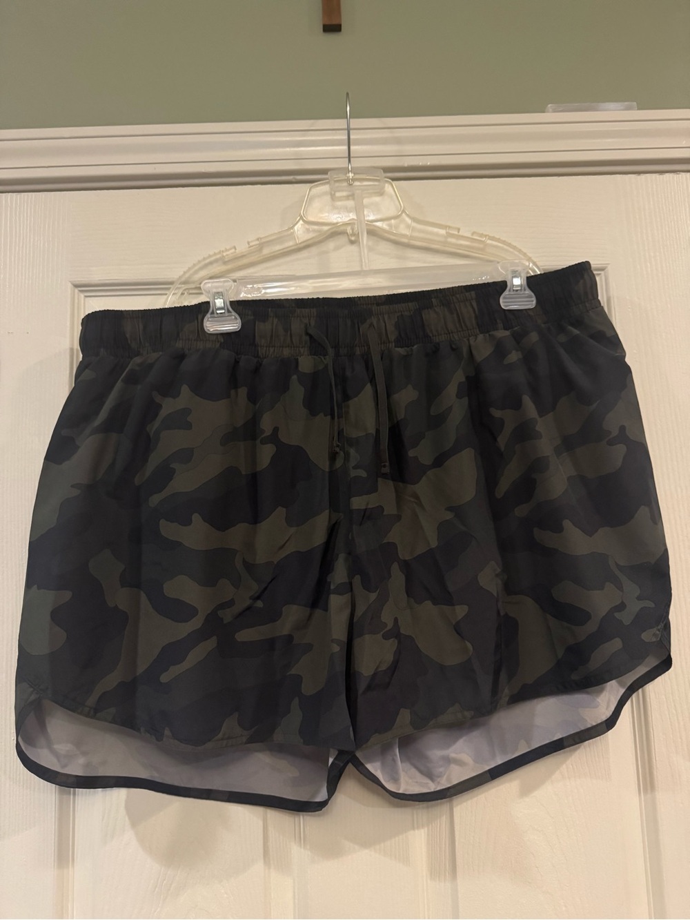 Old Navy Women's Camo Athletic Shorts - Dark Green & Black